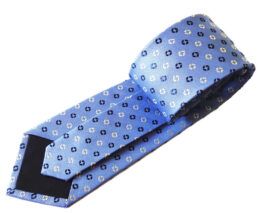 Corbata azul con topitos